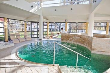 Saka Cliff Hotel & Spa