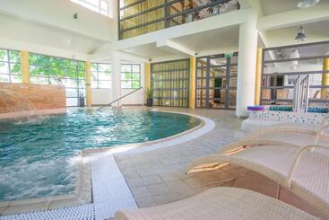 Saka Cliff Hotel & Spa