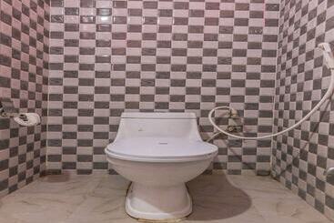 Spot On 617 Hotel Hemant