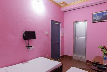 Spot On 617 Hotel Hemant