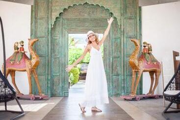 Akoya Hotel & Spa
