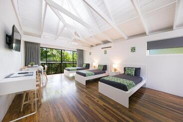 هاستل Airlie Beach Magnums Adults Only
