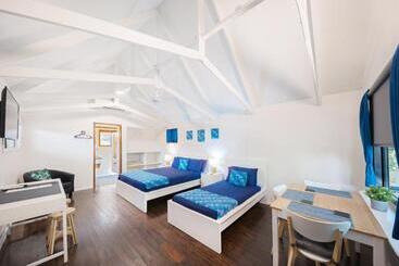 هاستل Airlie Beach Magnums   Adults Only