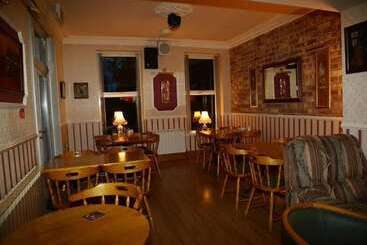 تختخواب و صبحانه Ardgort Country House