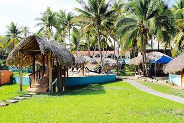 هتل Azul Surf Club