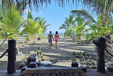 هتل Coconut Garden Beach Resort