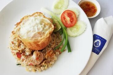 هتل Golden Crown Grand
