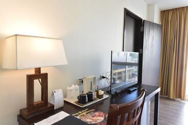 هتل Golden Crown Grand