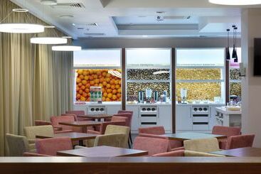 هتل Hampton By Hilton Minsk City Centre