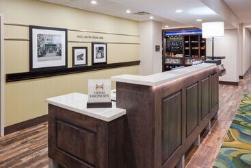 هتل Hampton Inn & Suites Sioux City South