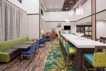 هتل Hampton Inn & Suites Sioux City South