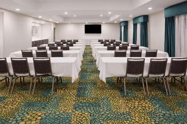 هتل Hampton Inn & Suites Sioux City South