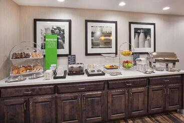 هتل Hampton Inn & Suites Sioux City South