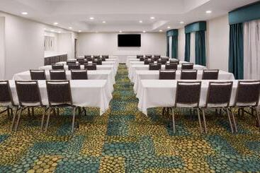 هتل Hampton Inn & Suites Sioux City South