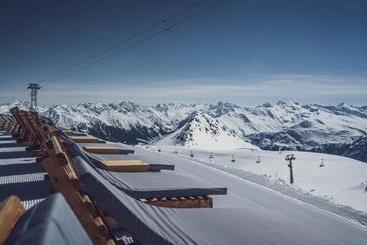 Joseph S House By Mountain Hotels