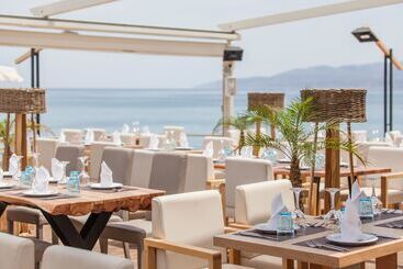 호텔 Porto Greco Village Beach