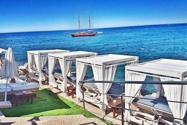 호텔 Porto Greco Village Beach