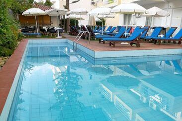 호텔 Porto Greco Village Beach