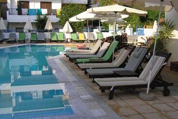 호텔 Porto Greco Village Beach