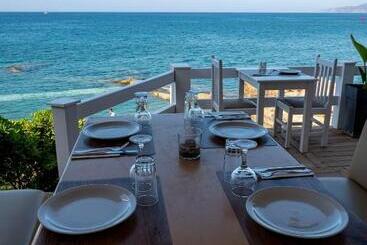 호텔 Porto Greco Village Beach