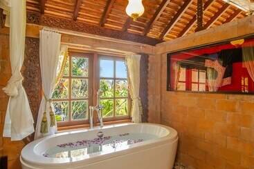هتل Royal Thai Villas Phuket
