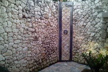 هتل Sunset Cave Villas Lembongan