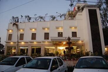 هتل Taj Resorts