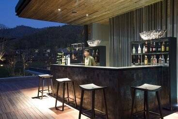 هتل Veranda High Residence