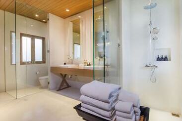 هتل Veranda High Residence