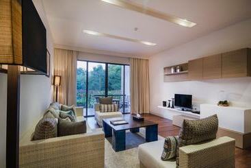 هتل Veranda High Residence