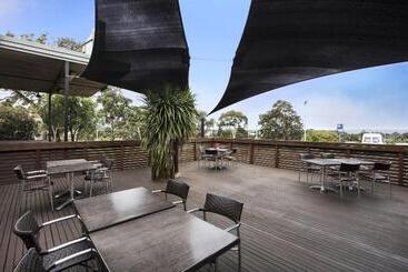 مُتل Nightcap At Morwell