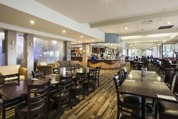 مُتل Nightcap At Morwell