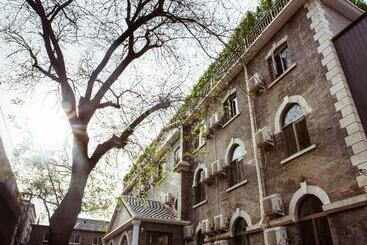 Time Traveller Hotel   Near Beijing Lama Temple, The Imperial College, Ghost Street, Beihai Park, Ji