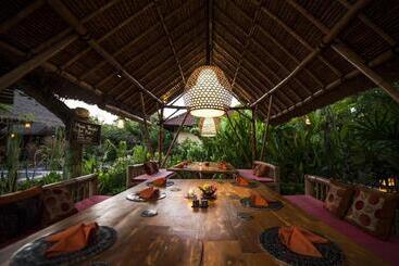 پانسیون Mans Cottages & Spa