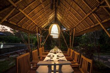 پانسیون Mans Cottages & Spa