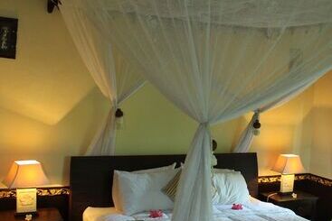 پانسیون Mans Cottages & Spa