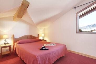 住所  Résidence Odalys Le Village