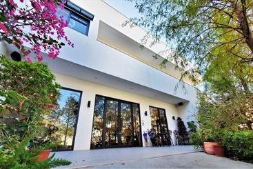 تختخواب و صبحانه Grace Garden Coffee Homestay