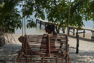هتل Bonobo Lodge