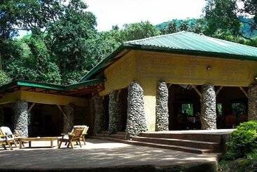 Equator Snow Geo Lodge - Kasese