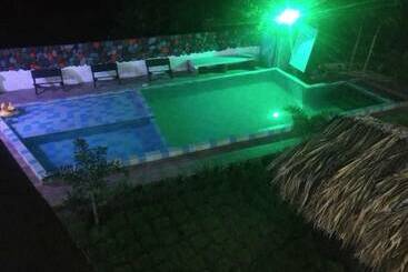 هتل Hostal Luz De Luna & Spa
