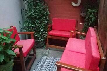 هتل Hostal Vital Yek
