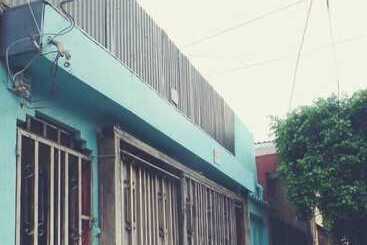 هتل Hostal Vital Yek