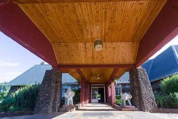 هتل Ol Donyo Sabuk Resort