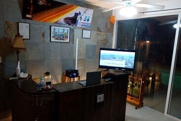 هتل The Hook Lodge