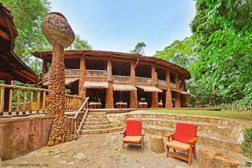 هتل The Rainforest Geo Lodge