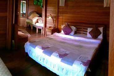 هتل The Rainforest Geo Lodge