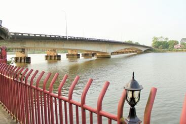 Riverside Resort Villas - Monrovia