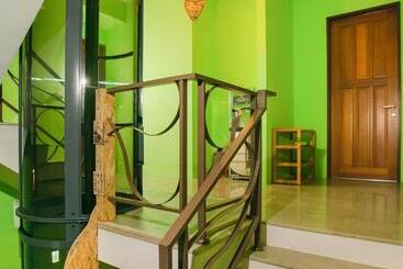 تختخواب و صبحانه Blue Sea Sunny Sea View Homestay