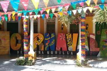 Casa La Vieja Guardia   Hostel